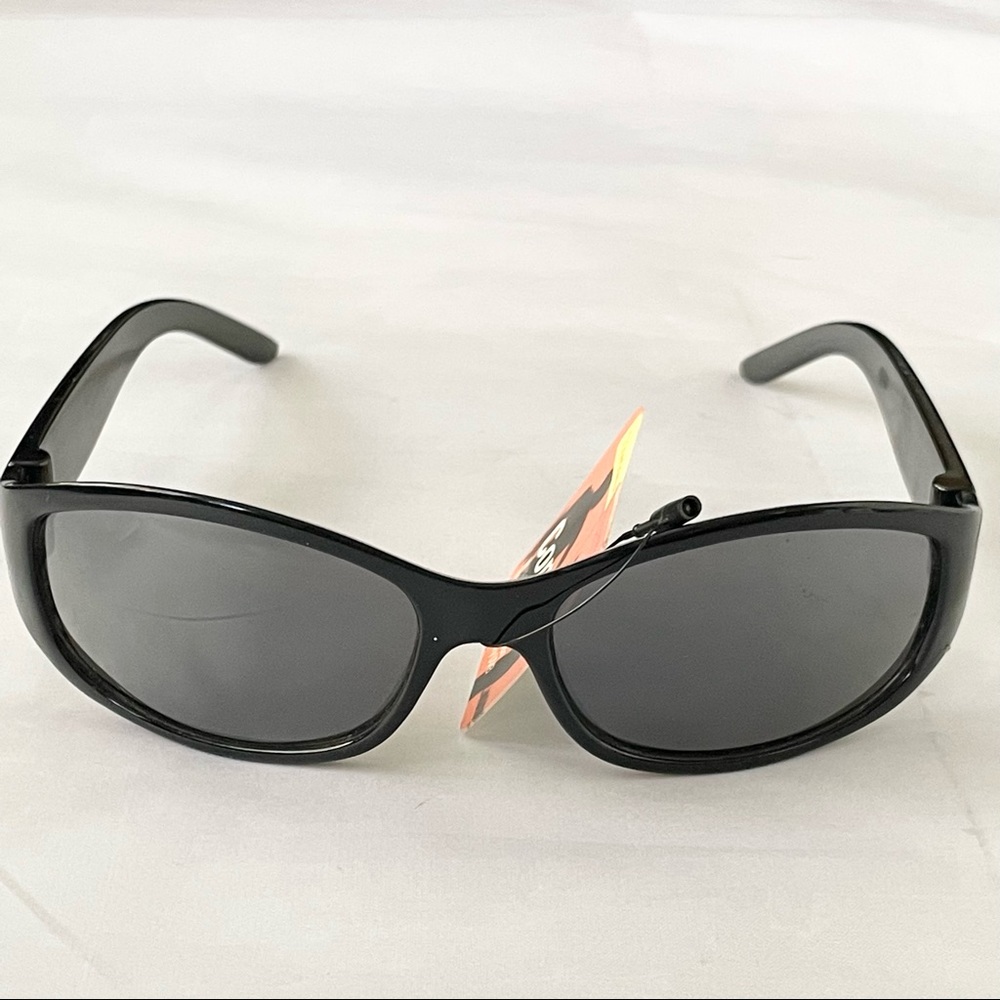 Unisex black frame sunglasses uva ubv protection